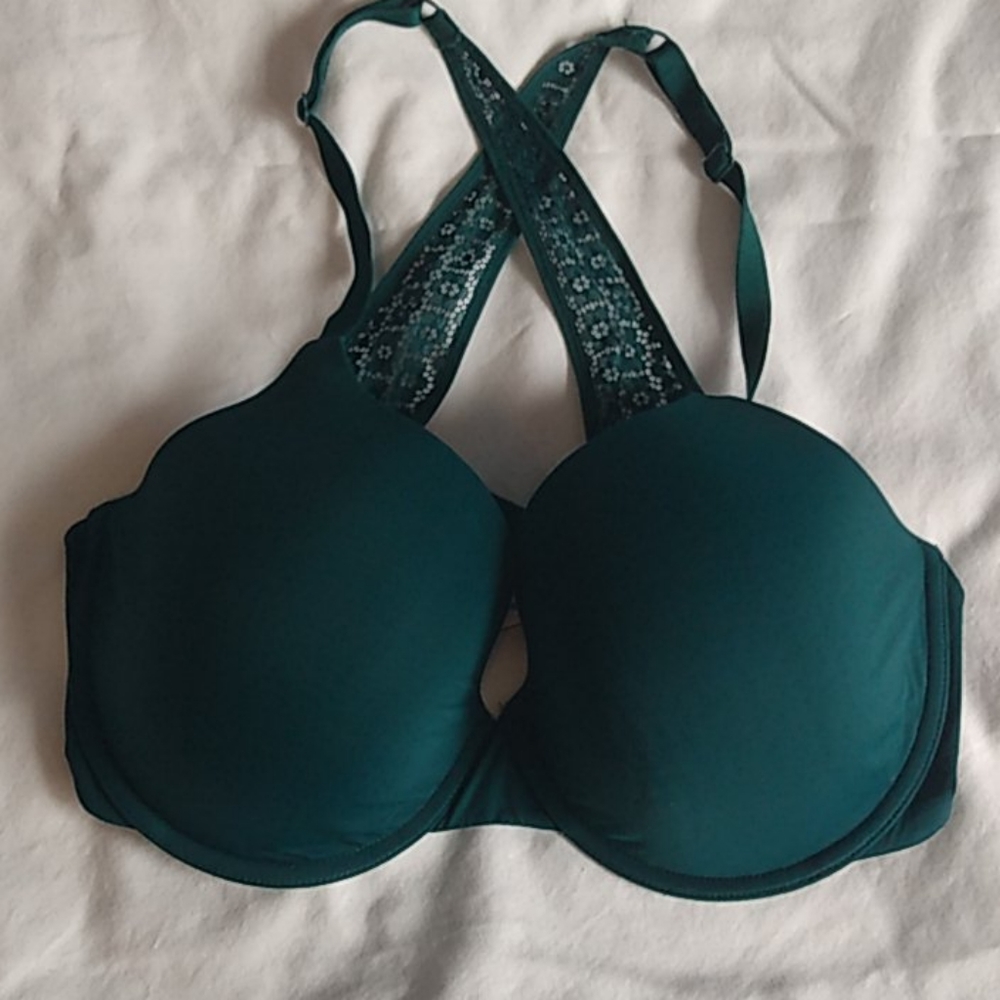 VICTORIA'S SECRET Emerald Green Bra with lace